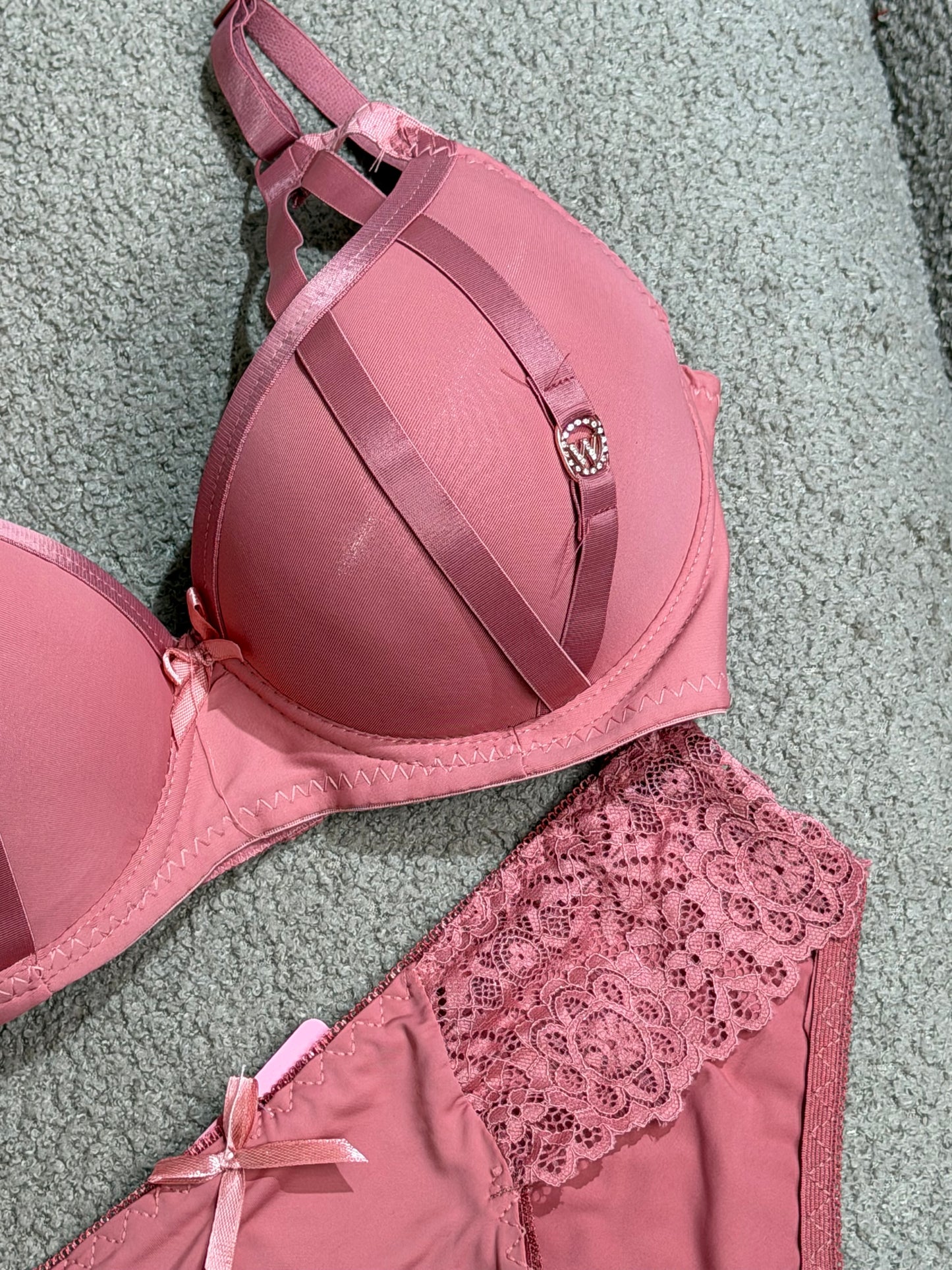 👙 طقم لانجيري أنيق