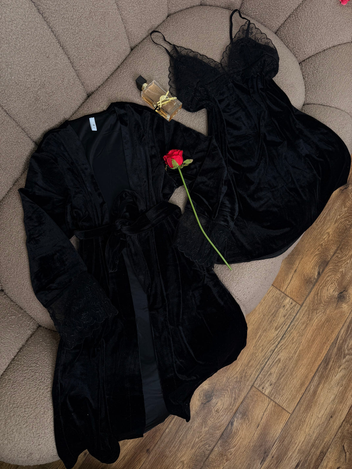 لمسة الأناقة الوردية 🌹