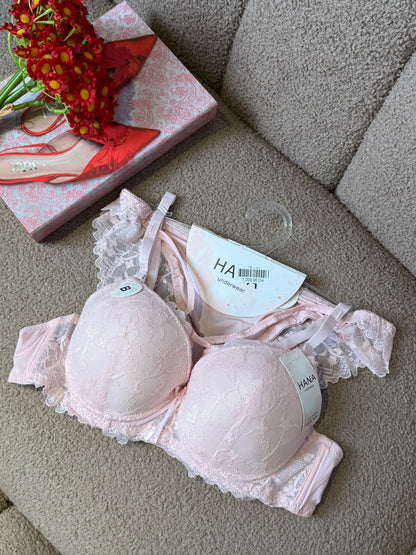 طقم دانتيل🌸🎀