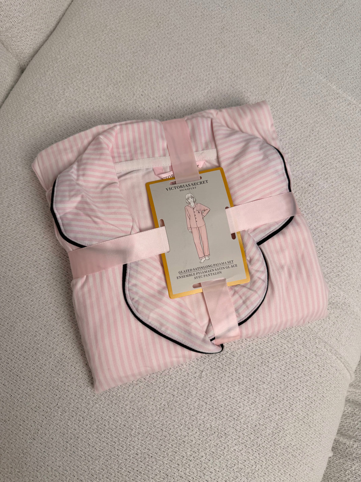 بيجامة فيكتوريا 😍🌸
