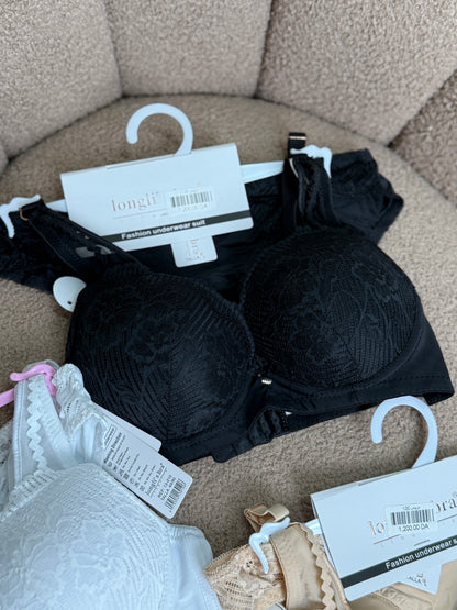 طقم "الدانتيل الملكي" 💙✨